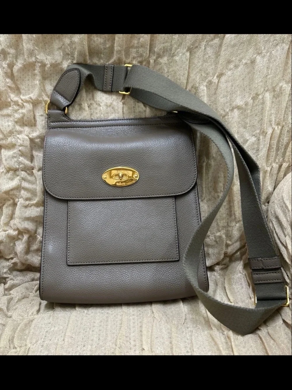 Mulberry Gray Taupe Pebbled Leather Crossbody with Gold Turnlock